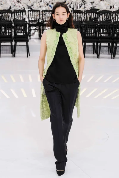 Look 40